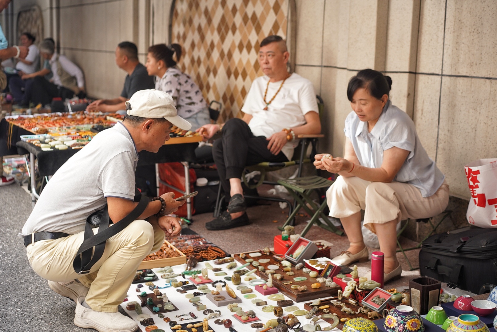 [Hai Guide] Shanghai's Huge Antique Market: Yunzhou Curio City