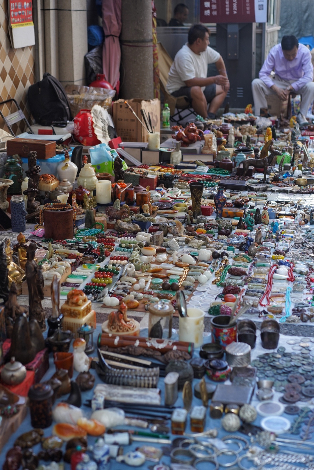 [Hai Guide] Shanghai's Huge Antique Market: Yunzhou Curio City